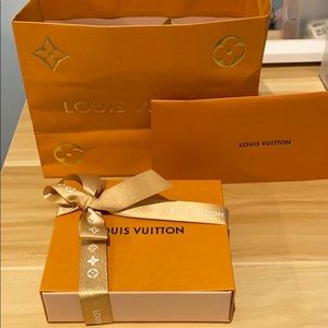 Louis Vuitton Wallet gift box with shipping bag